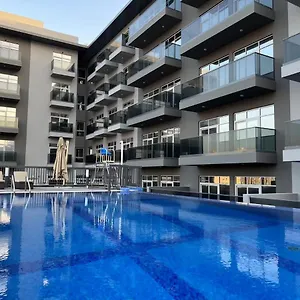  Apartment Penrose Place Jvc